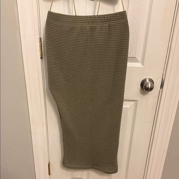 SHEIN Green Ribbed Asymmetrical Bodycon Top & Skirt #448 - Picture 4 of 10